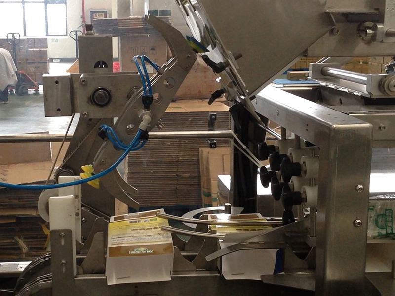 奶粉側(cè)推裝盒-單盒機